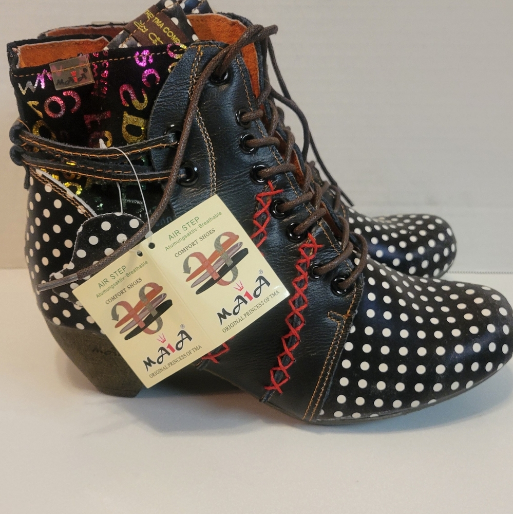 Maia leather bootie